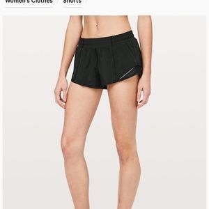 BRAND NEW LULU LEMON HOTTY HOT MESH SHORTS